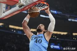 英雄联盟总决赛-雄鹿险胜湖人，约基奇关键制胜