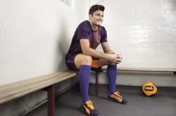 LOL赛事-窒息式连胜+关键先生！黄蜂一波流压垮活塞，布克末节15分导演逆转