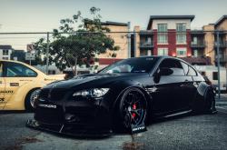 英雄联盟总决赛门票-双线焦点夜，F1街道的咆哮与篮球场的终场哨