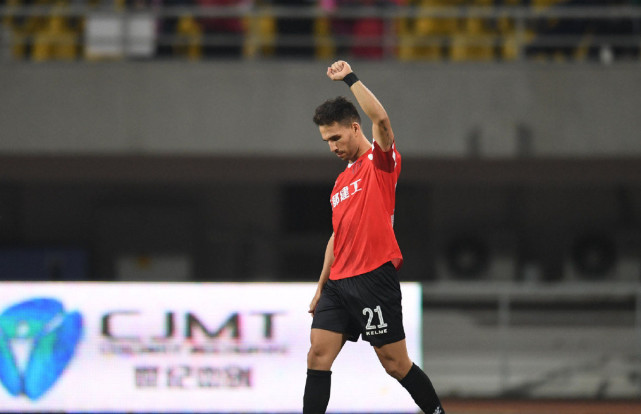 包含杭州绿城队员手握胜局，跻身前四榜单的词条