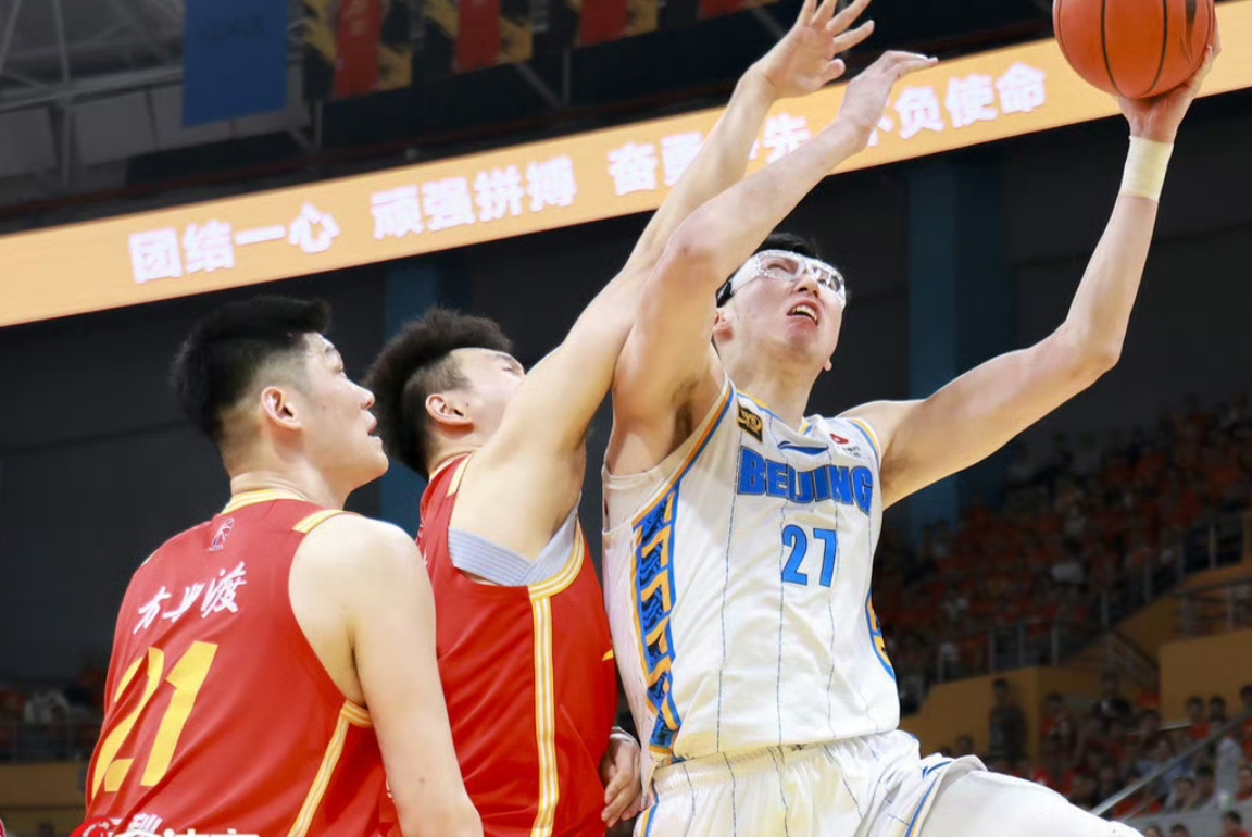 浙江男篮惊险战胜重庆保持势头的简单介绍