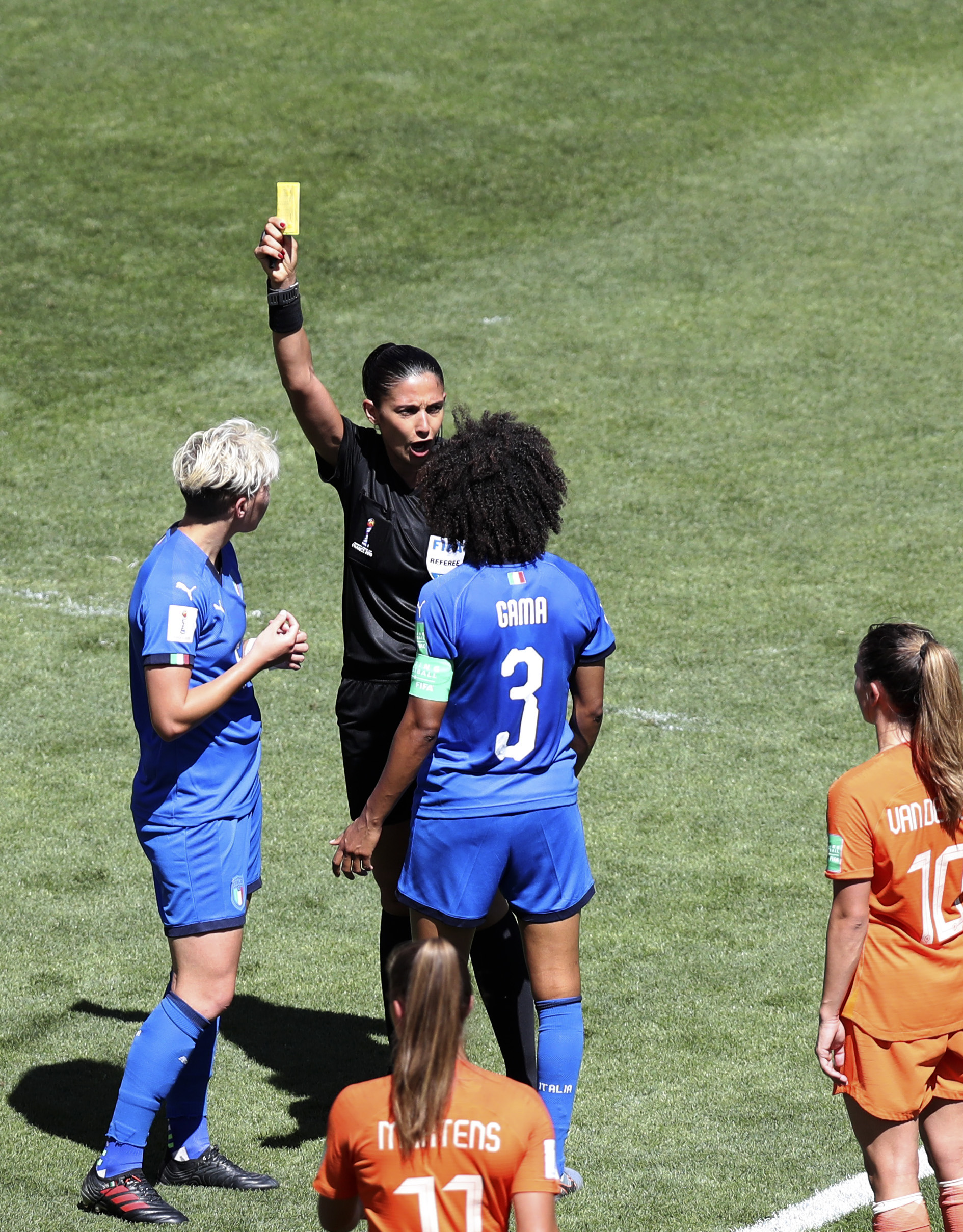 瓦朗谢纳主场落败，遭遇困顿的简单介绍