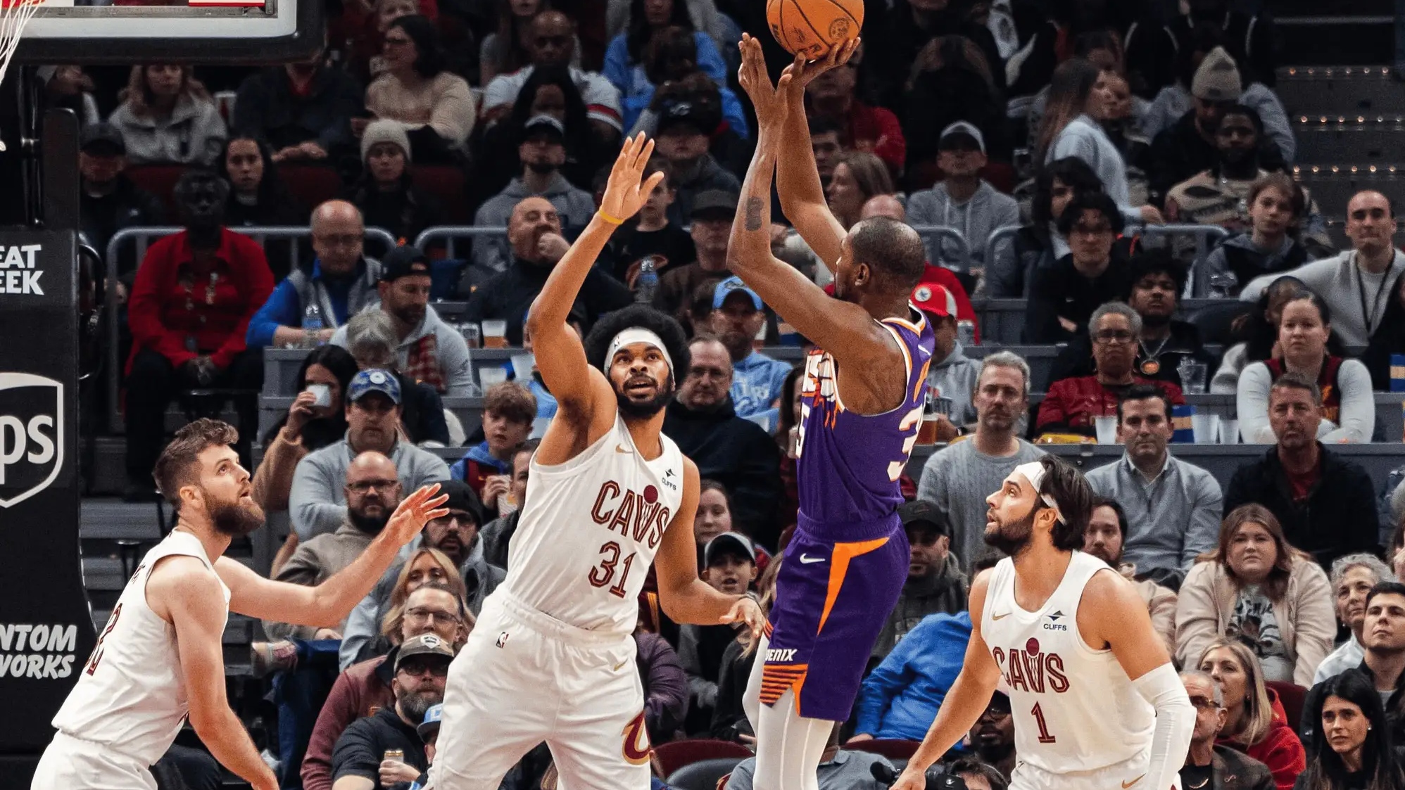 太阳核心受困，球队形势严峻的简单介绍