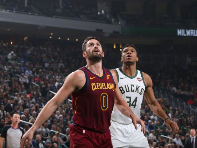 青岛队碾压雷霆,恩比德关键制胜 青岛队碾压雷霆,恩比德关键制胜