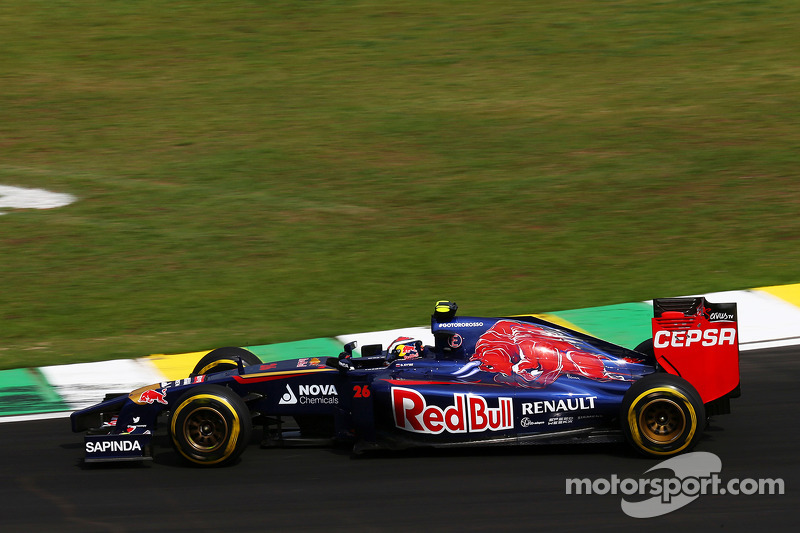 红牛车队轻取雷诺车队，拉塞尔惊艳四座