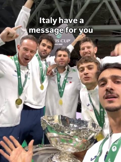 戴维斯杯力克拉沃尔杯，辛纳点燃赛场