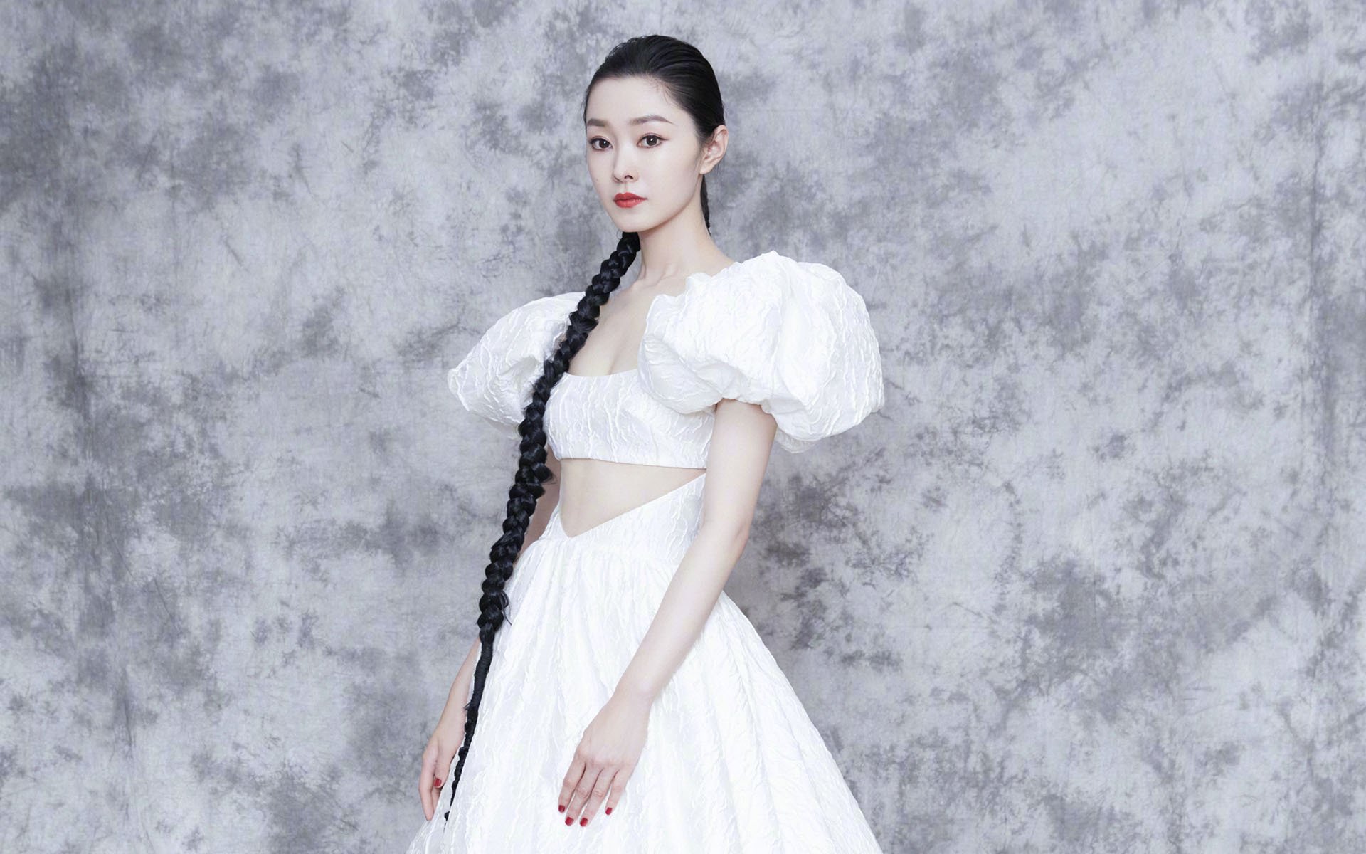 足球场上的唯一性，南非的突破与本泽马的重生