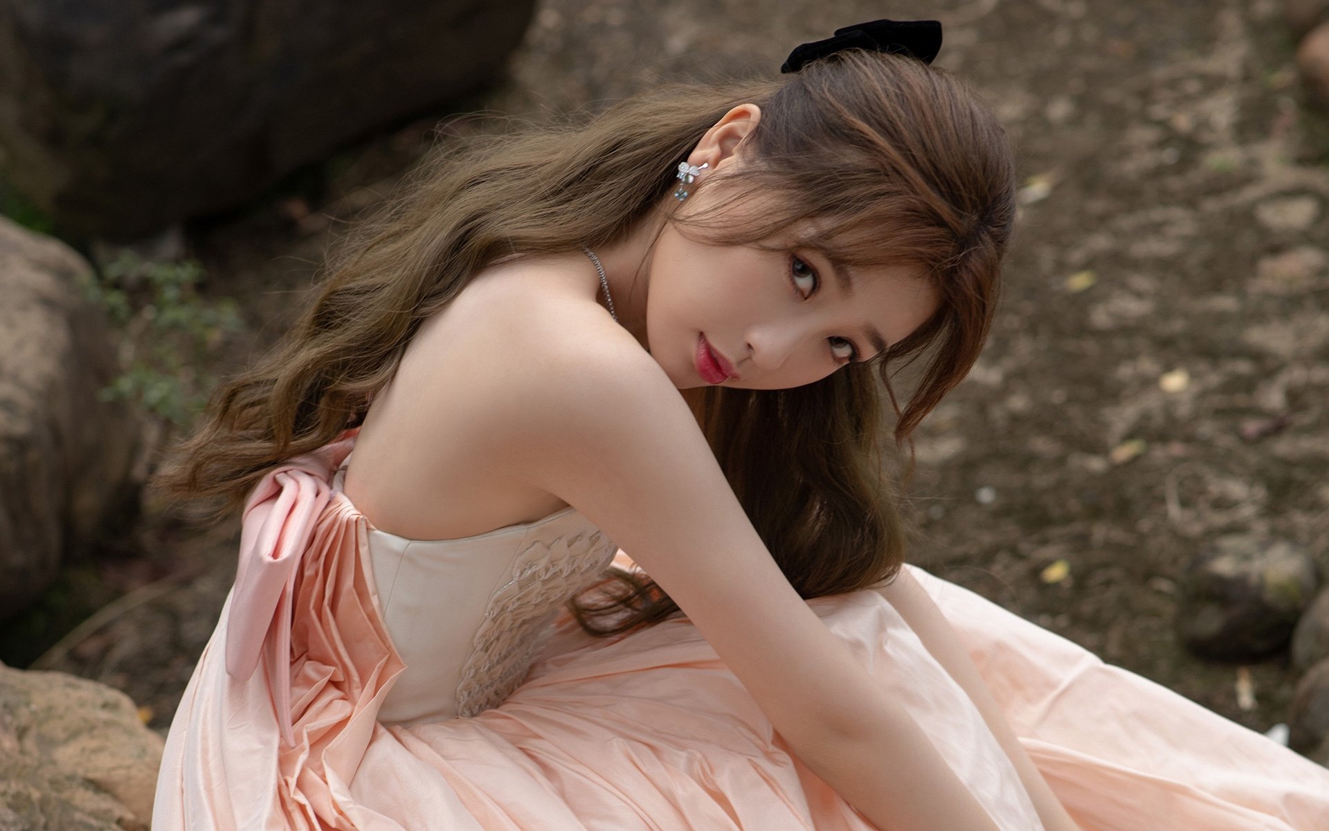 让戈贝尔垂钓的，是爱德华兹手中的北京秋夜