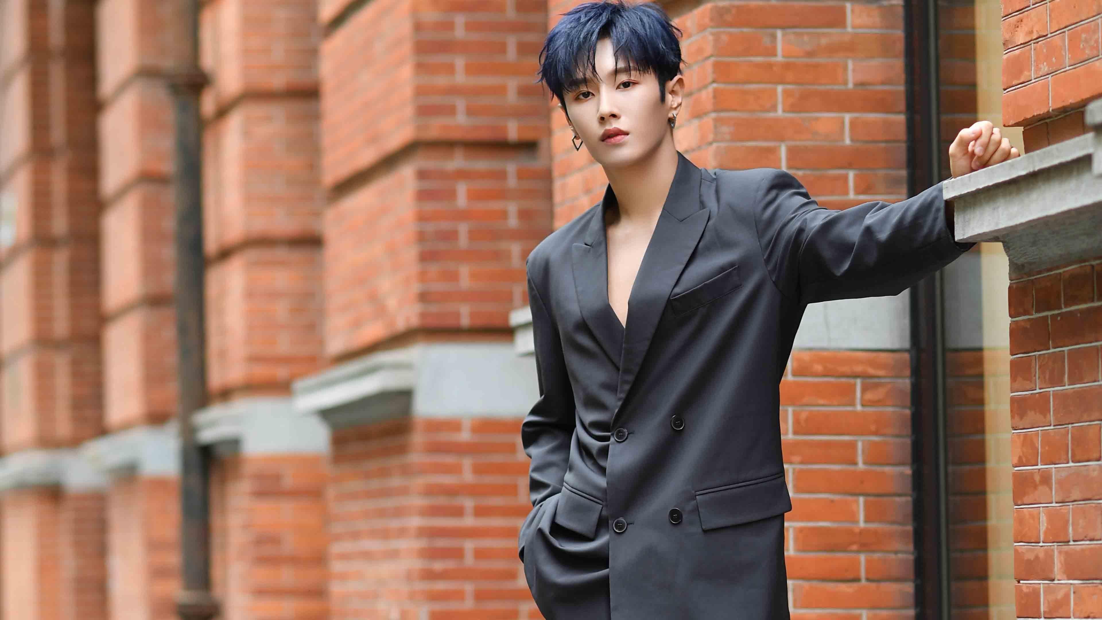 双重奏，当绿茵场与硬木地板的唯一性同时上演