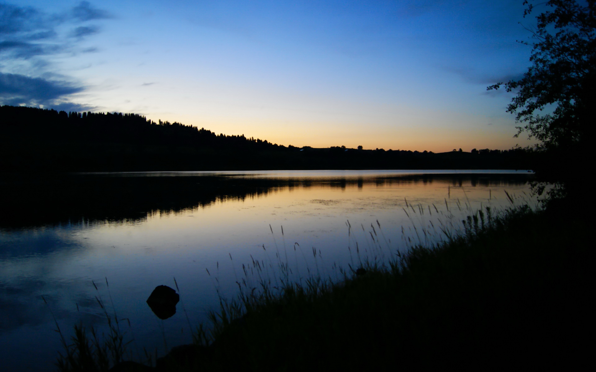 塞维利亚vs比利时，法比尼奥关键节点连续得分定乾坤